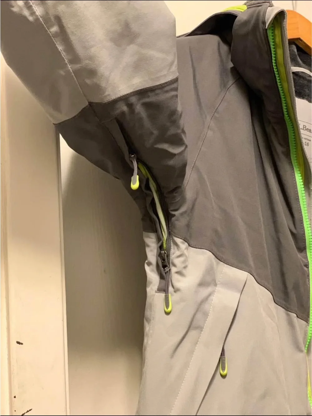 L.L. Bean Boys 14-16 Dark Gray and Light Gray Ski Jacket with Lime Accents